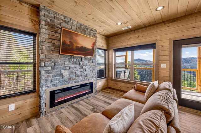 3051 Hatcher Top Road, Sevierville, TN 37862