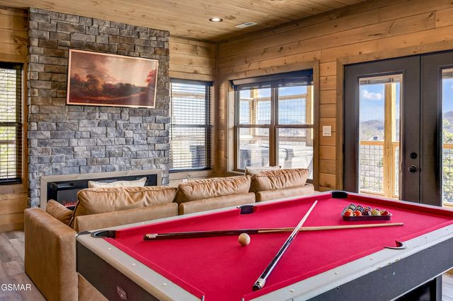 3051 Hatcher Top Road, Sevierville, TN 37862