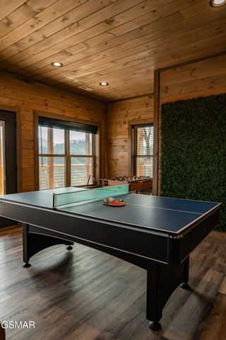 3051 Hatcher Top Road, Sevierville, TN 37862