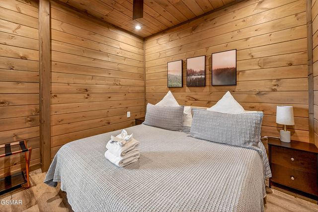 3051 Hatcher Top Road, Sevierville, TN 37862