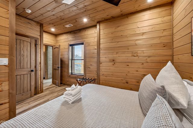 3051 Hatcher Top Road, Sevierville, TN 37862