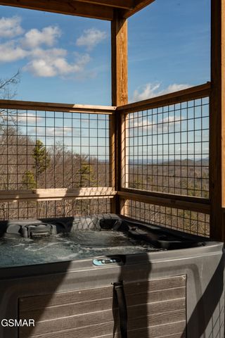 3051 Hatcher Top Road, Sevierville, TN 37862