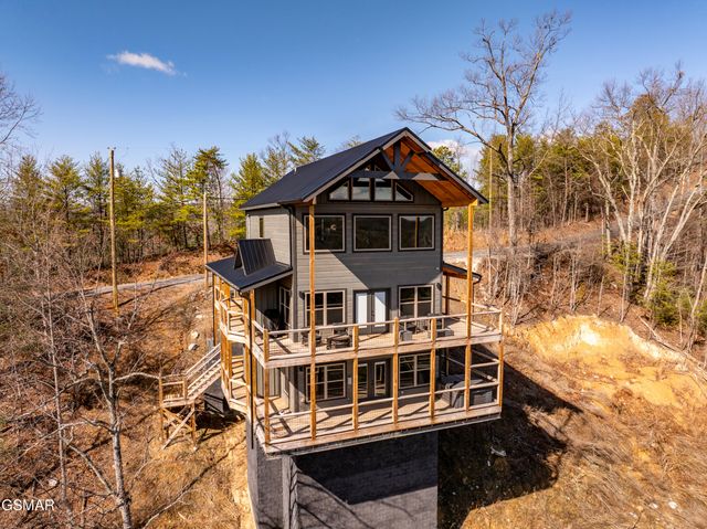 3051 Hatcher Top Road, Sevierville, TN 37862