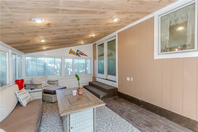 91 Curry Road, Cranston, RI 02920