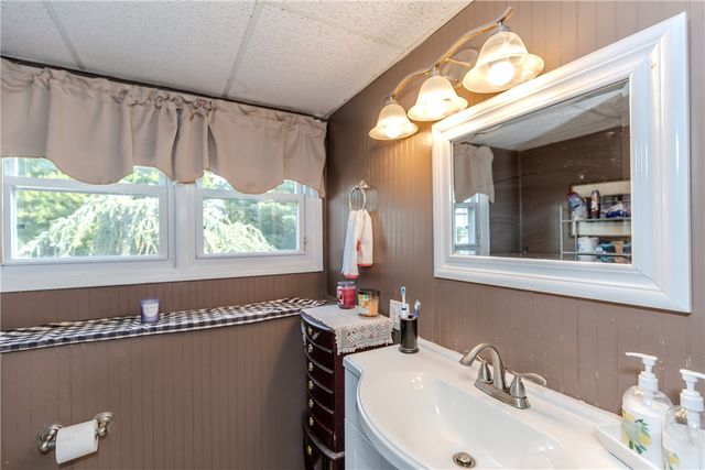 91 Curry Road, Cranston, RI 02920