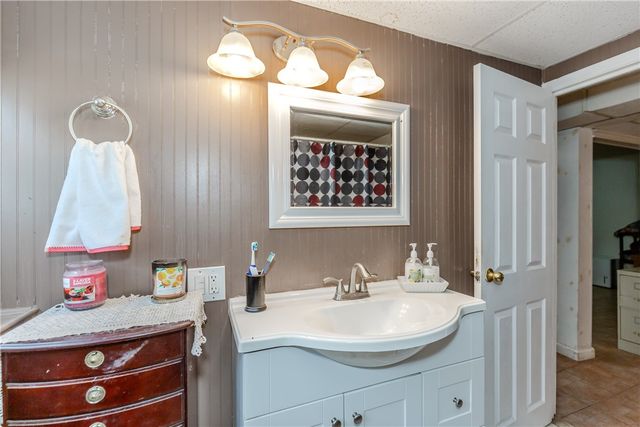 91 Curry Road, Cranston, RI 02920