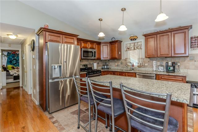 91 Curry Road, Cranston, RI 02920