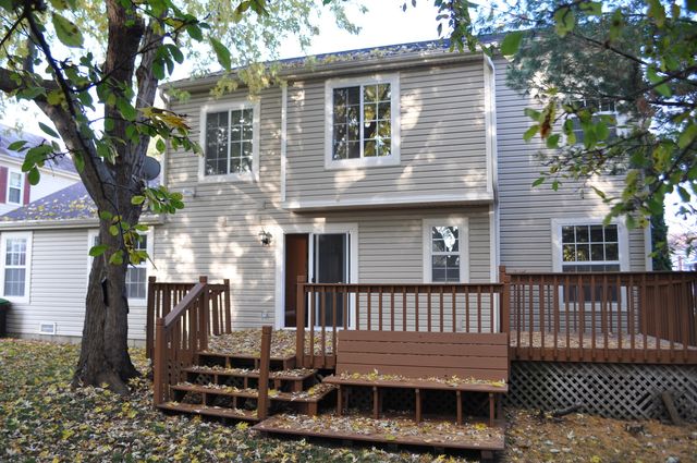 15 Whispering Drive, Streamwood, IL 60107