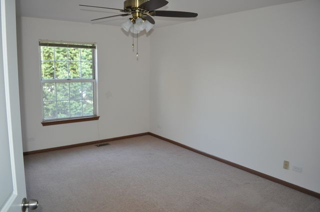 15 Whispering Drive, Streamwood, IL 60107