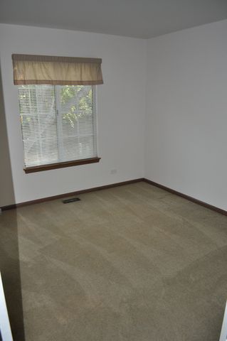 15 Whispering Drive, Streamwood, IL 60107