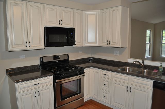 15 Whispering Drive, Streamwood, IL 60107