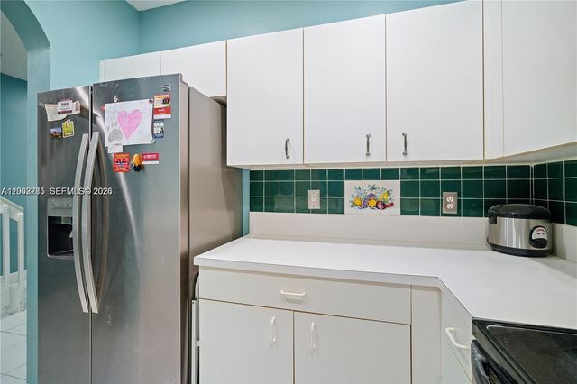 12111 SW 5th Ct ROOM, Pembroke Pines, FL 33025