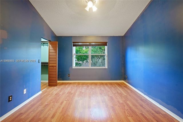 12111 SW 5th Ct ROOM, Pembroke Pines, FL 33025