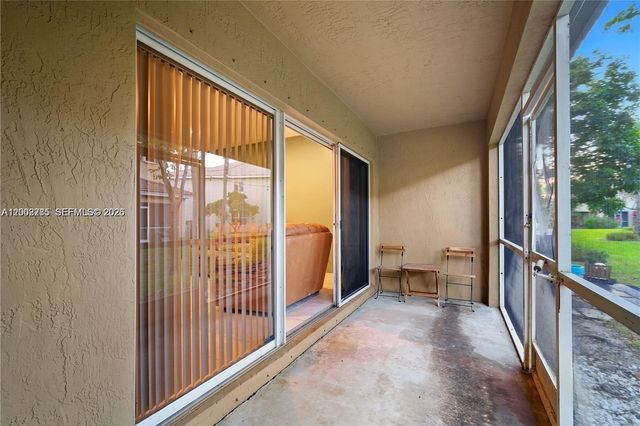 12111 SW 5th Ct ROOM, Pembroke Pines, FL 33025