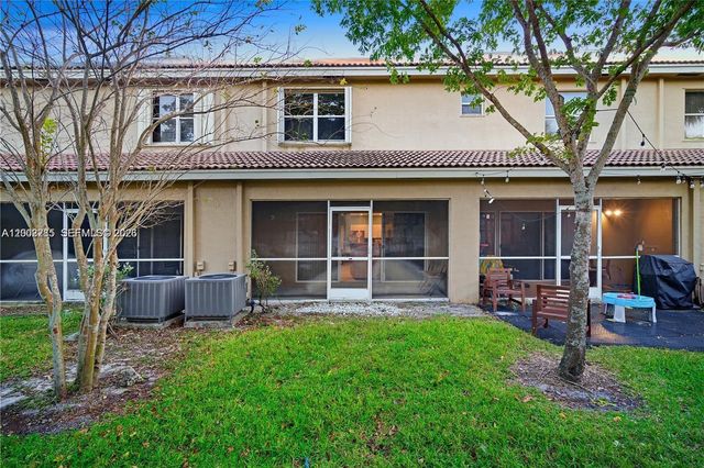 12111 SW 5th Ct ROOM, Pembroke Pines, FL 33025