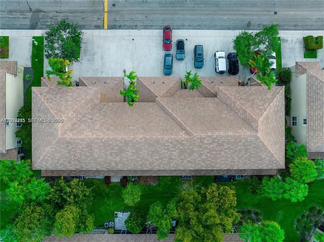 12111 SW 5th Ct ROOM, Pembroke Pines, FL 33025