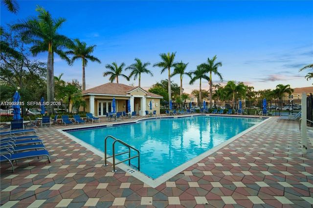 12111 SW 5th Ct ROOM, Pembroke Pines, FL 33025