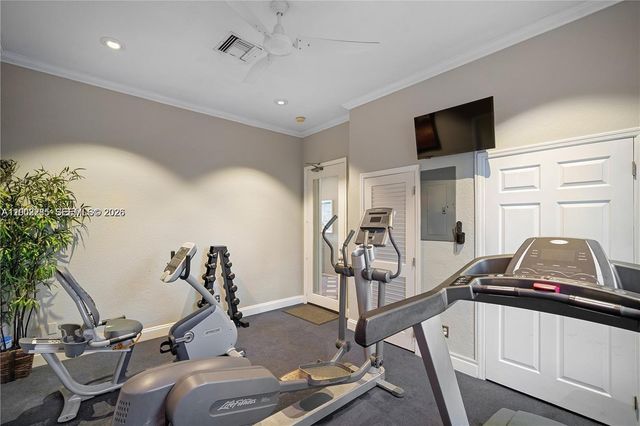 12111 SW 5th Ct ROOM, Pembroke Pines, FL 33025