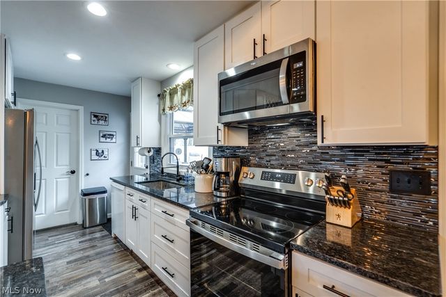 12905 Cherry Lane, Chesterland, OH 44026