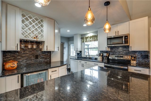 12905 Cherry Lane, Chesterland, OH 44026