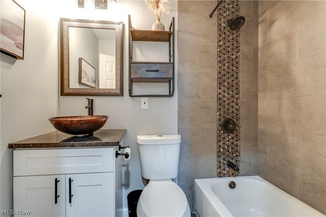 12905 Cherry Lane, Chesterland, OH 44026