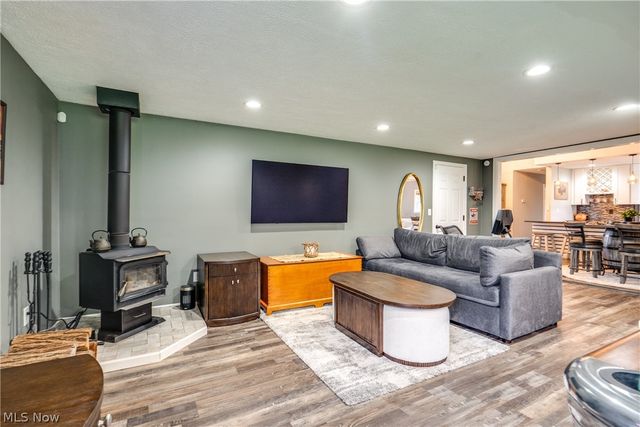 12905 Cherry Lane, Chesterland, OH 44026