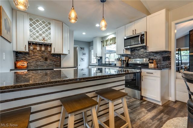 12905 Cherry Lane, Chesterland, OH 44026