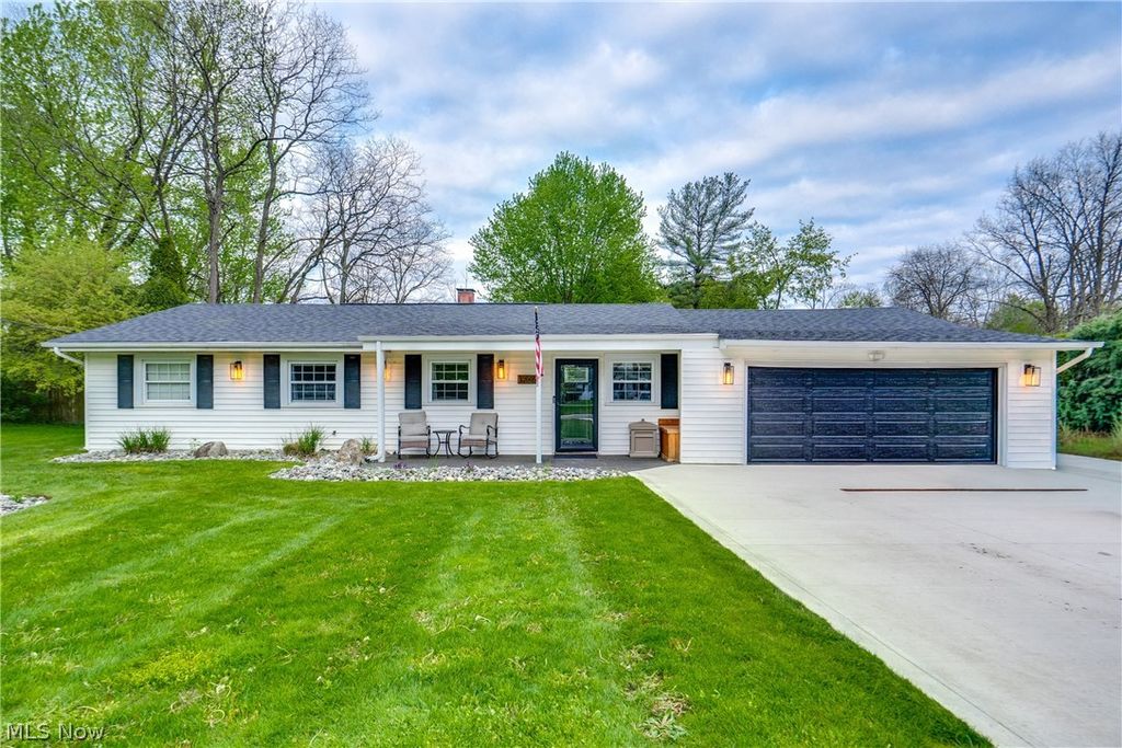 12905 Cherry Lane, Chesterland, OH 44026