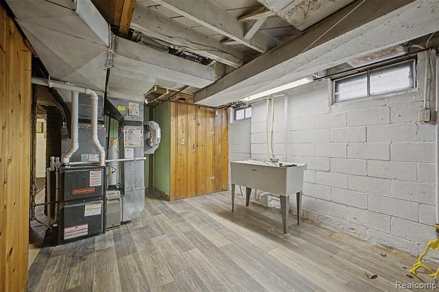 24800 Cherry Street, Dearborn, MI 48124