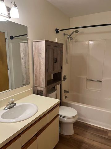 J2 Stonehedge Drive, South Burlington, VT 05403