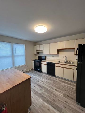 J2 Stonehedge Drive, South Burlington, VT 05403