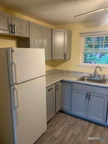 93 Sigwin Drive 93, Wallingford, CT 06492