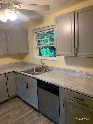 93 Sigwin Drive 93, Wallingford, CT 06492