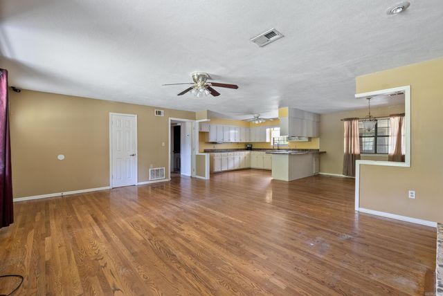 21 Center Street, Ward, AR 72176