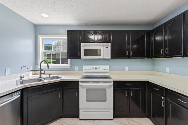 1488 Cedar Springs Cir, Clarksville, TN 37042