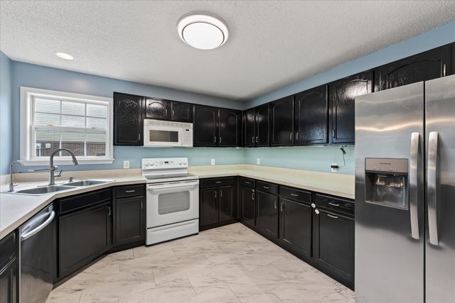 1488 Cedar Springs Cir, Clarksville, TN 37042