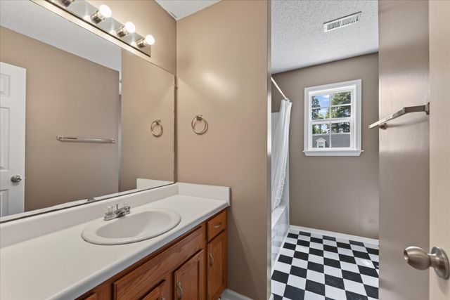 1488 Cedar Springs Cir, Clarksville, TN 37042