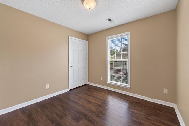 1488 Cedar Springs Cir, Clarksville, TN 37042