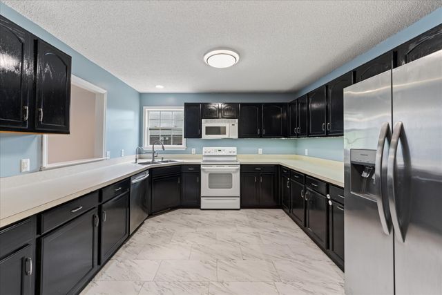 1488 Cedar Springs Cir, Clarksville, TN 37042
