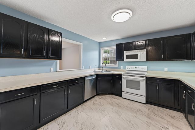 1488 Cedar Springs Cir, Clarksville, TN 37042