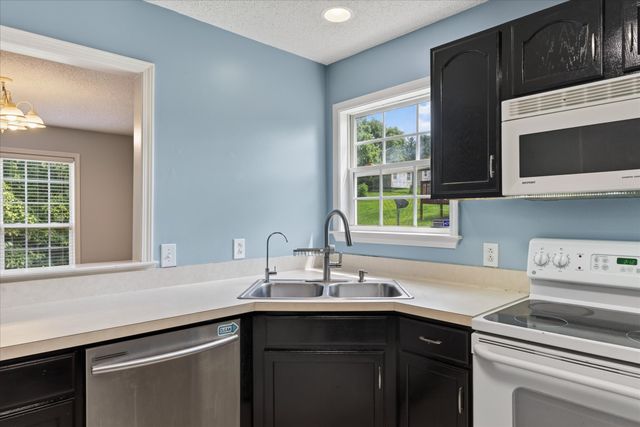 1488 Cedar Springs Cir, Clarksville, TN 37042