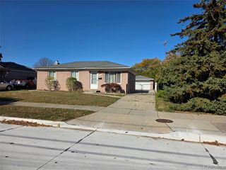 20059 Washington Street, Roseville, MI 48066
