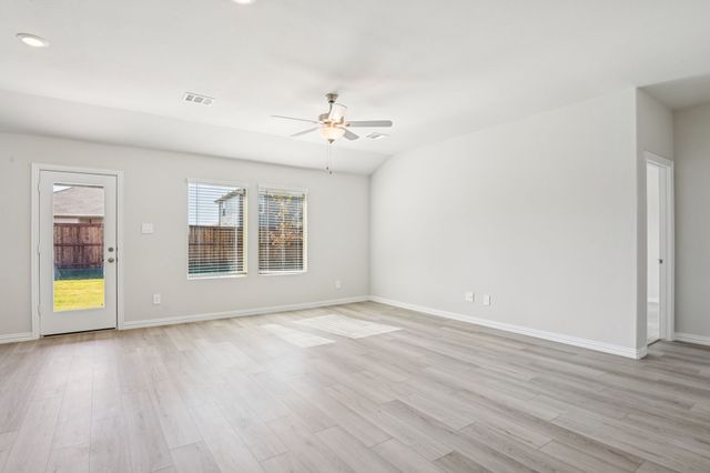 1930 Furlong Drive, Seagoville, TX 75159