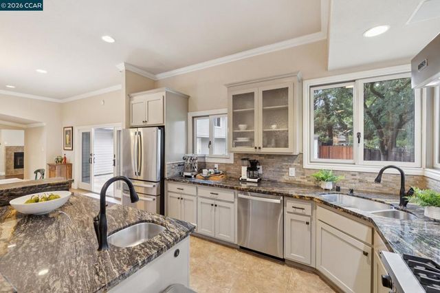 50 Vista Ln, Alamo, CA 94507