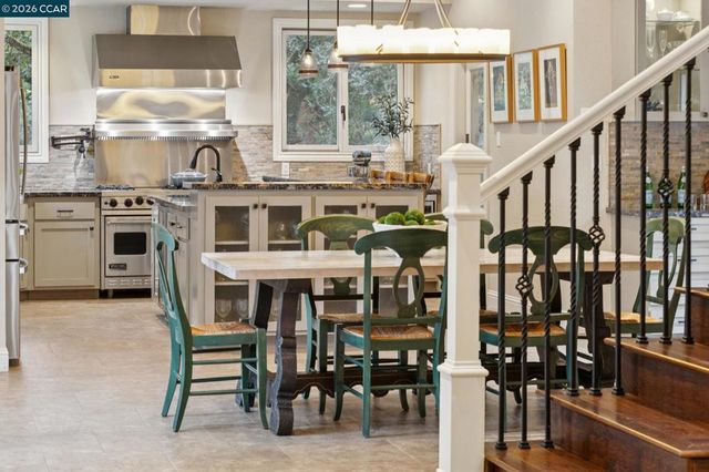 50 Vista Ln, Alamo, CA 94507