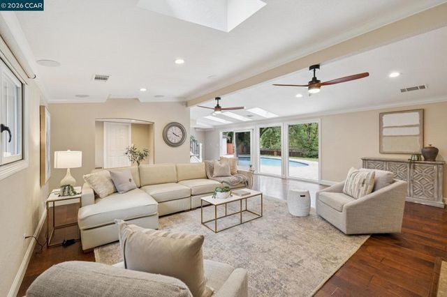 50 Vista Ln, Alamo, CA 94507