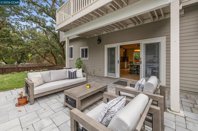 50 Vista Ln, Alamo, CA 94507