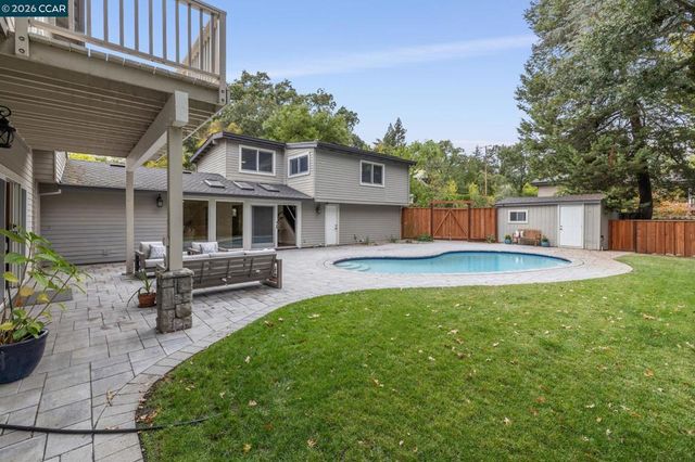 50 Vista Ln, Alamo, CA 94507