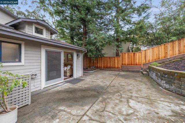 50 Vista Ln, Alamo, CA 94507