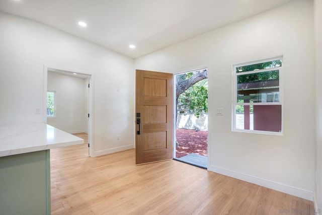 6942 Eberhart St, San Diego, CA 92115